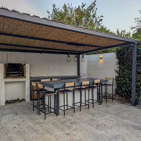 Maison De Avec Piscine, Calme Et Confort *